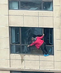 网上找开荒保洁,看得我心惊胆战,别要钱不要命
