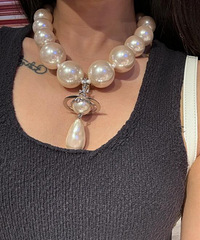 请问戴这串项链去上班,会太夸张吗?西太后你是怎么想的哈哈哈哈