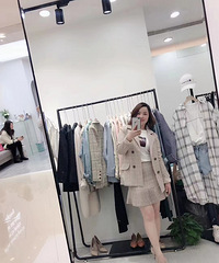 87年女儿7岁的单亲妈妈征婚,从事工程类文职工作