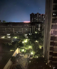 华为夜间拍照真的好厉害,拍月球能看见环形山