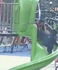判了!重庆一幼童玩滑梯逆行被踹跌落,谁应担责?