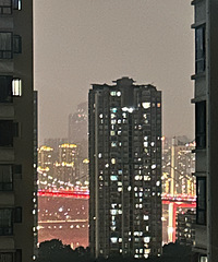 大家晚上在家会拉窗帘吗?手机相机能看的一清二楚