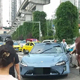 小米SU7与电瓶车碰撞