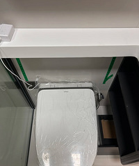 装修翻车,马桶盖打不开了