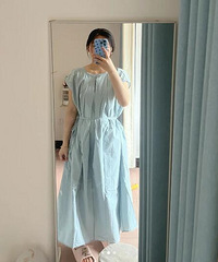 真是把我整笑了,客服他跟我说这是同一件衣服?