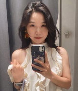 93年160CM妹子征婚,学校美术老师