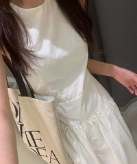 一百出头拿下的小白裙,简直不要太完美!真的好有氧气女孩的感觉