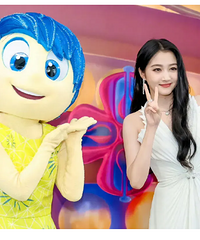 关晓彤给电影配音惹争议,京腔出戏