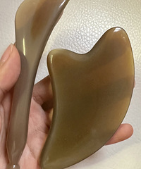 面部刮痧真的靠谱吗?想知道到底有效果没?