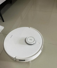 扫地机器人我愿称之为本世纪最没用的发明,没有自己拖地来得省心