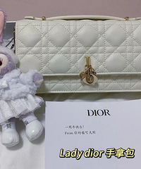 上班一年买的大牌/轻奢包包,没有女生能拒绝包包的诱惑吧