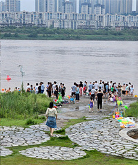 ���·���У�����������Ǽʴ�Խ���۳���������