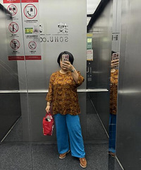 我妈说我穿这身新中式衣服,看着像75岁的…