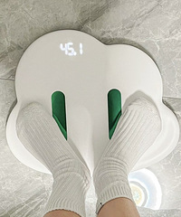 你们称体重的时候,会把衣服全部脱了吗?想知道最夸张的会怎样
