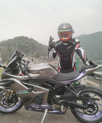 ���ܷ�����ɣ�һ���˵�Ư����һ���˵��ﳵ��һ���˵ķ羰