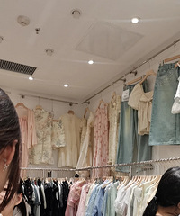 去逛了女装市场后,我想问现在的女装审美怎么了?