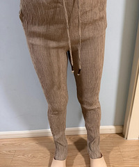 给大家看看我在Zara买的裤子,我怎么老买次抛衣服啊