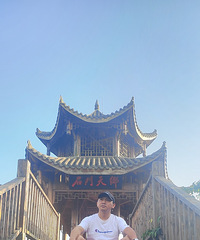 83年有儿子的自由职业哥子征婚,不介意有孩子的女士