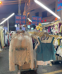 去三亚不用带衣服了!夜市逛不完,衣服才20块