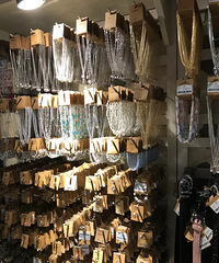 很火的辣妹店BF我能吐槽一下吗!衣服虽多,但是价格贵质量不行