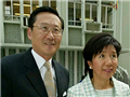 他靠岳父坐拥上万房产