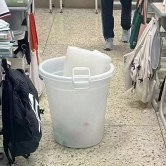 教室靠冰块来降温