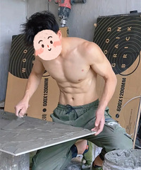 现在工地上的师傅怎么都这么卷了?大秀身材和肌肉