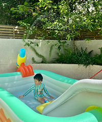 [����]�Ҷ������̫�Ҹ��ˣ�СС��;�ӵ�����Լ���Ӿ��