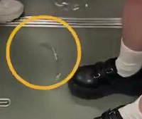 女生重庆地铁上曝光男子猥亵行径