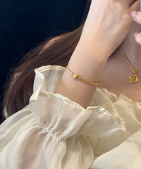 �ܴ�è�ۻƽ����������̫���ˣ��м��è�ۻ��ǿ���ת��