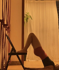 生过娃的听!我来说说为什么练习椅子高位臀桥,可以改善内脏下垂