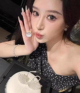 92年162CM妹子征婚,从事医美运营