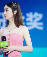 赵丽颖装笨,张雨绮装聪明