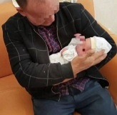 新生儿照蓝光期间死亡