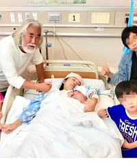73岁张纪中再当爸