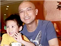 陈锦鸿照顾自闭症儿子
