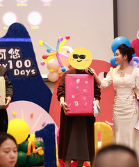 93年155CM的主持妹子征婚,爱好唱歌跳舞、走秀、看书瑜伽