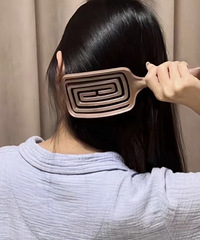 为什么很多人都推荐“每天梳头一百下”?真的有用吗