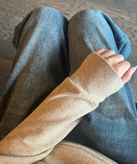 想买纯色打底衫就去优衣库,摸到这件有被惊艳到