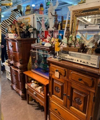 中古店+二手交易市场,5-50岁的都爱逛这里……