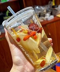 ��Ů�Ӱ�������ˮ��Ȼ����