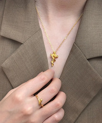 周大福蛇年单品太卷了!还以为是宝格丽呢