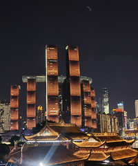 ����ҹ���Ŀ���֣����и��ֳ��裬��Χ��ͦ���