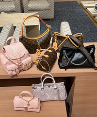 LV�����ֳ���Ʒ����Carryall bb�ͷ�ɫ�Ķ��ÿ���