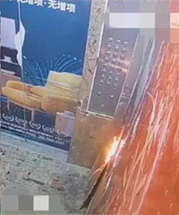 �ܺ������ڵ�����������ݱ��ջ٣���ĸһ��׸�