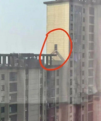 ���ף�28¥ҵ����ǽ���ţ�����ͨ������¥��