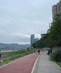 外地朋友来重庆玩,你会带他们去哪些商场?
