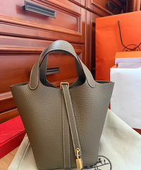 ���������ѵ��֣�ϲ�ᰮ���˴����18�����ӣ��������˵�һ��