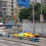 在江北遇真黄色法拉利
