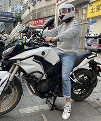 85年170CM不抽烟不喝酒不打游戏的金融顾问征婚,有2套房